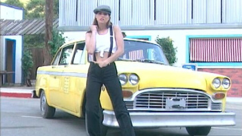 В  машине и на машине долбит  сучку