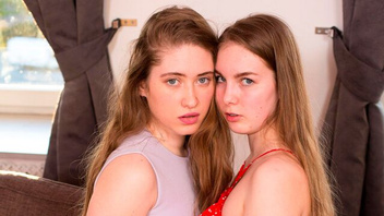 Девки любовницы занимаются  кунилингусом