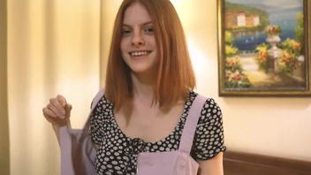 Рыжая  русская сисястая молодка входит в стоимость номера