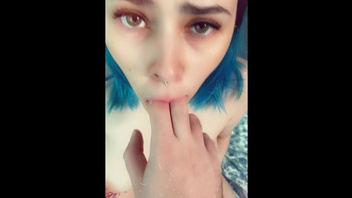 Сисястая  изменщица на чужом конце