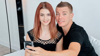 Рыженькая  прыгает на его стволе, Тера Линк (Tera Link)