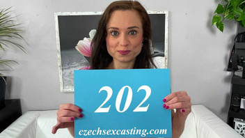 Кастинг  с молодой, член пробует телочку