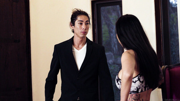 Зрелая  мамаша соблазняет  молодого