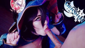 Девка  с большой жопой хочет хуй и игрушки