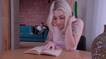 Русская сводная сестричка жарится со сводным братом - крутой трах