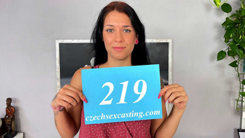 Возбуждена  и готова долбиться, Сара Саймонс  (Sarah Simons)