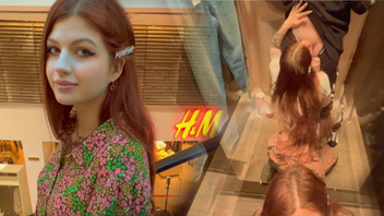 Делаю  любимому минет в примерочной