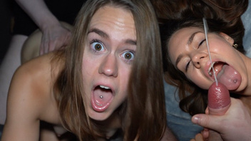 Ебет девушку и угощает спермой