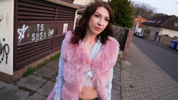 Готова  сосать и активно долбиться