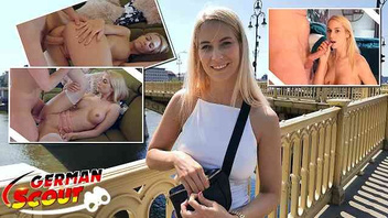 Трахает  блондиночку с отличными  сиськами