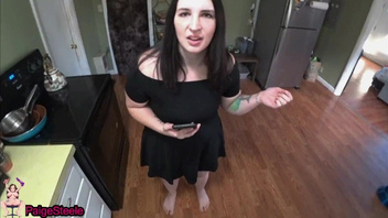 Толстая девушка любит домашнюю еблю