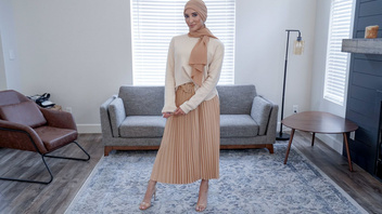 Сисястая  шикарная Хлоя (Chloe Amour) получает хер