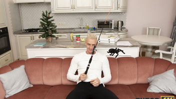 Пацан трахает опытную Лауру (Laura)