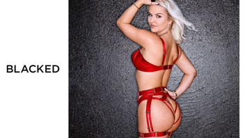 Черный  зажарил белую  пышногрудую  суку