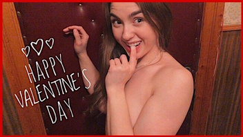 Девушка  сосалка в жарком  минете