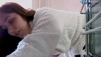 Выебал застрявшую девушку