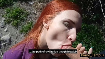 Даю  рыжей суке сосать на природе