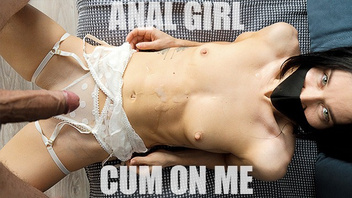 Тощую  суку наказал в ротан и  анальный вход