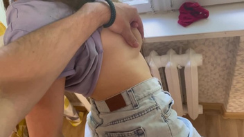 Быстро присунул  девке хер в киску