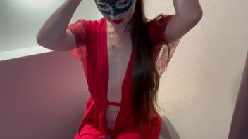 Устроила мастурбацию  своей пилотки