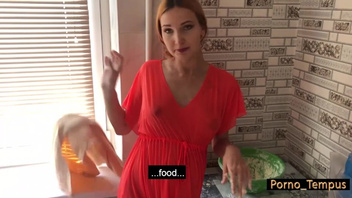 Русская  сучка за долг рассчиталась  натурой