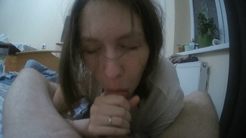 Деваха исполняет качественный отсос