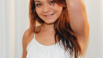 Дал девахе сосать и ебнул ее в анал