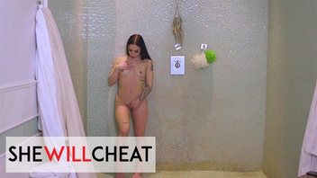 Бешено соснула конец и трахнулась