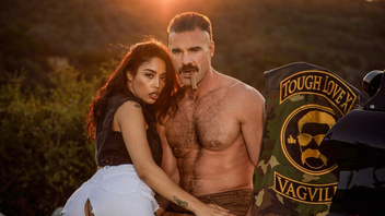 Вывез крошку  на природу и заебал хуем