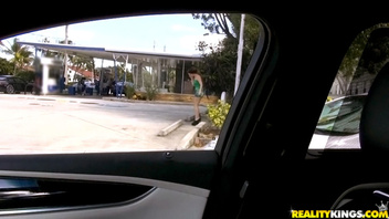 Активно имеет сиськастую самку