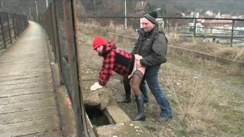 Под мостом ебенит телку