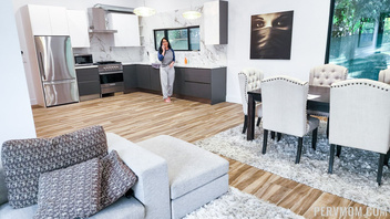 Симпатичная Алекса (Alexa Payne)  сосет и ебется