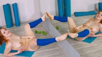 Спортивная баба  занялась мастурбацией