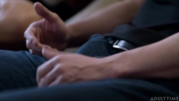 Милфа красотка Рейган Фокс (Reagan Foxx) отлично ебется