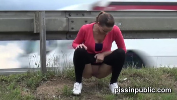 Телочки хотят мочиться, порно забавы