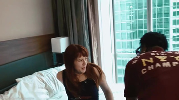 Большой черный хрен жестко отодрал милашку