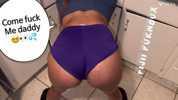 Нигер  настрелял горячей подружке  по ротику