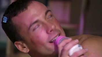 Мамку красотку долбит большой член