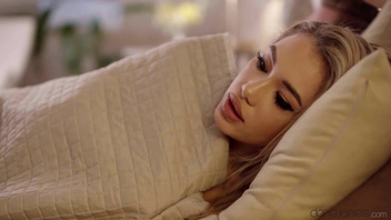 Отсос и по пизде, красотку дрючит большой хуй