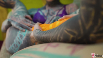 Телочки давалки трахаются с одним хуем