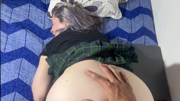 Куни и трахач с пышной подружкой