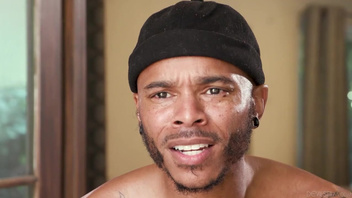 Красивую суку хорошенько долбят распутники