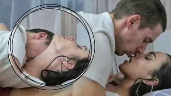 Страстно зацеловал телку