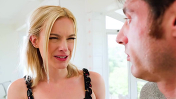 Линдси (Lindsey Lakes) круто пососала хуй