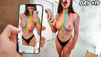 Красивая сексапильная девка круто трахается