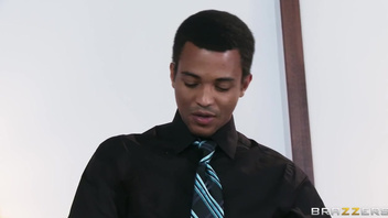 Роскошная Дана Весполи (Dana Vespoli) лупится в анальный проход