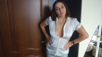 Домашняя сисястая  баба отлично долбится