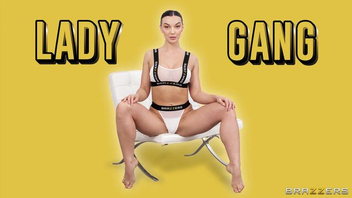 Мужики круто чпокнули сисястую бабу