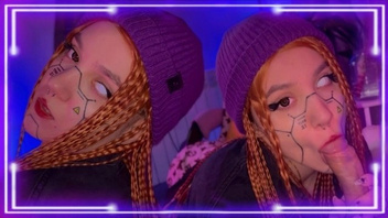 Милашка берет в ротан и долбится в киску