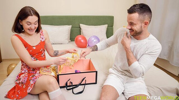 Выебал бабу в рот и в жопу